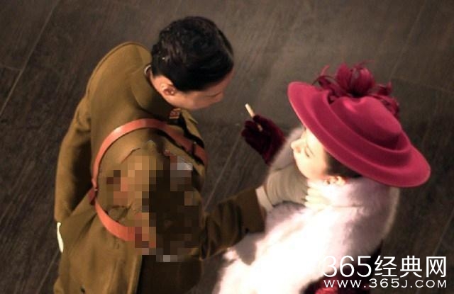 女神抽烟你见过吗？周迅吞云吐雾太惊艳，赵丽颖反差太大