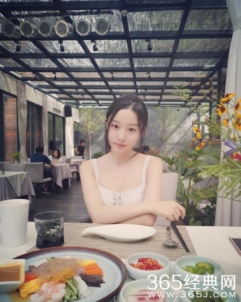 【拌饭】范冰冰、李晨狂发糖 手上“鸽子蛋”吸睛