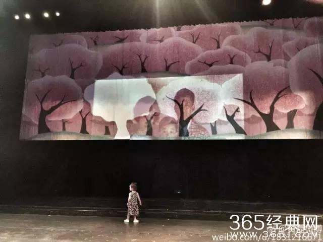 黄多多长成大美女 妹妹曝光好可爱，森碟的弟弟也炒鸡帅！明星二胎宝宝们你们是复制粘贴的啊？