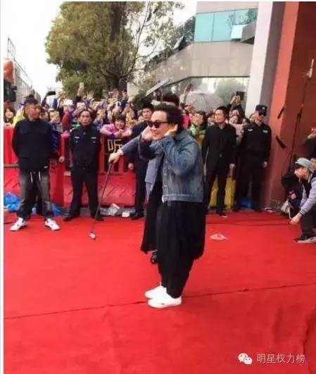 胡歌霍建华一米四阿娇一米二？！现在的摄影师大哥你们都肿么了！