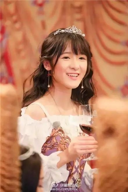 《我们来了》迎来最后一站，八位女神头戴桂冠尽显女神本色！