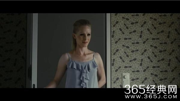 天真儿童的“邪恶面”另母亲瑟瑟发抖，一部用力“够狠”的恐怖片