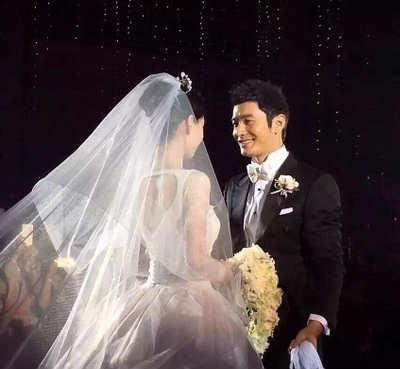 李菲儿高调晒“小男友”！演技颜值双飙升，不输baby？