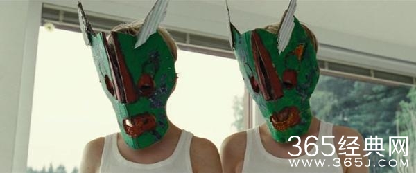 天真儿童的“邪恶面”另母亲瑟瑟发抖，一部用力“够狠”的恐怖片