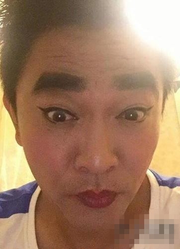 哪来的妖艳贱货！吴宗宪涂红唇画眼线很销魂