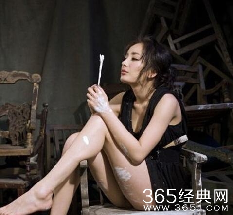 杨幂早年间性感写真，尺度太大！