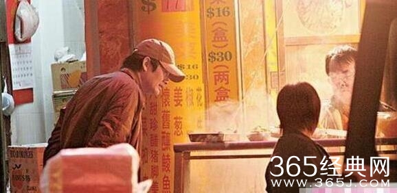 刘晓庆吃路边摊烤红薯！盘点娱乐圈接地气的10大明星