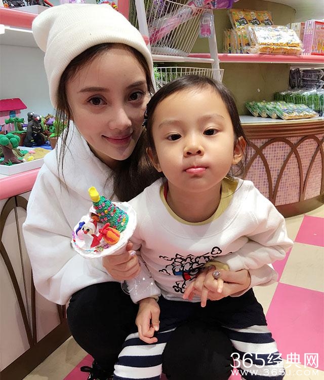 本以为中了甜馨的毒，但剪出来的刘海竟没她好看