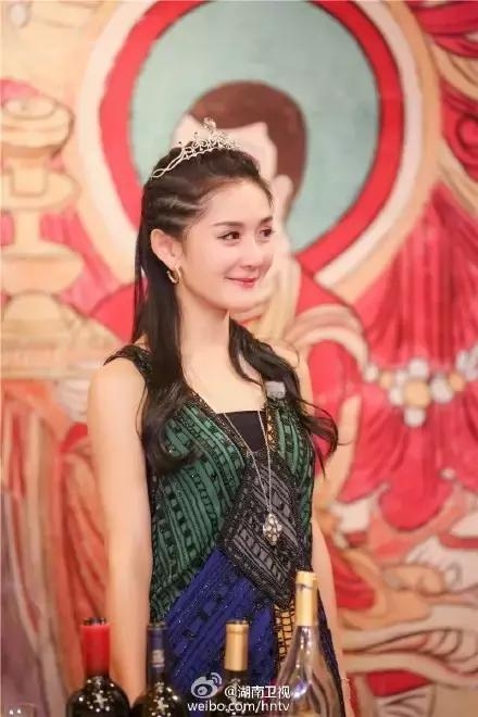 《我们来了》迎来最后一站，八位女神头戴桂冠尽显女神本色！