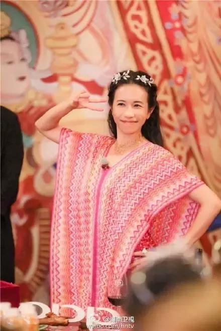 《我们来了》迎来最后一站，八位女神头戴桂冠尽显女神本色！