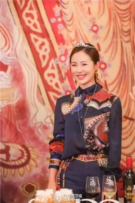 《我们来了》迎来最后一站，八位女神头戴桂冠尽显女神本色！
