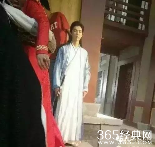 胡歌霍建华一米四阿娇一米二？！现在的摄影师大哥你们都肿么了！