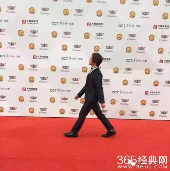 胡歌霍建华一米四阿娇一米二？！现在的摄影师大哥你们都肿么了！