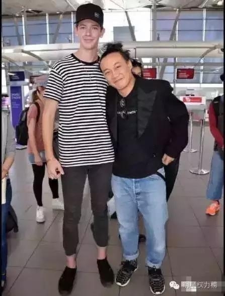 胡歌霍建华一米四阿娇一米二？！现在的摄影师大哥你们都肿么了！