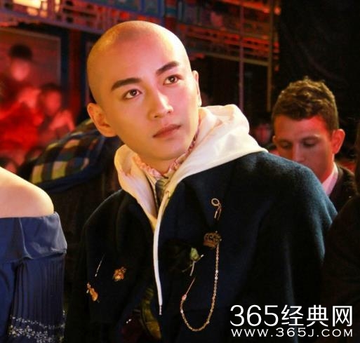 陈晓不就剃了一个光头，赵丽颖粉丝就“开撕”骂脏话了