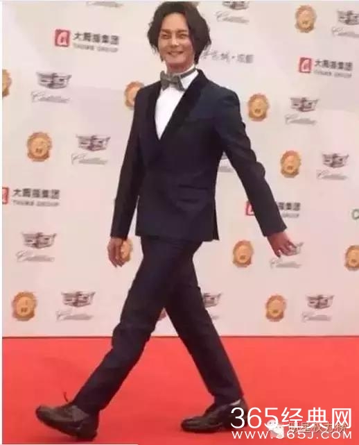 胡歌霍建华一米四阿娇一米二？！现在的摄影师大哥你们都肿么了！