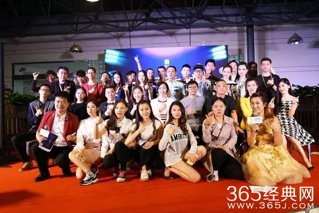 某女星惊曝选角内幕：都是关系户！如何一步做到不被潜也能爆红？