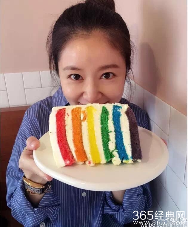 霍建华现身机场，行色匆匆 网友：着急回家陪心如吗？