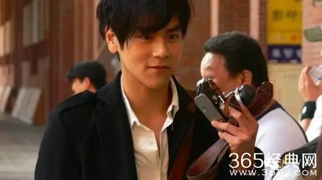 彭于晏明明可以做一个面瘫的美男子......