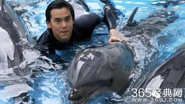 彭于晏明明可以做一个面瘫的美男子......