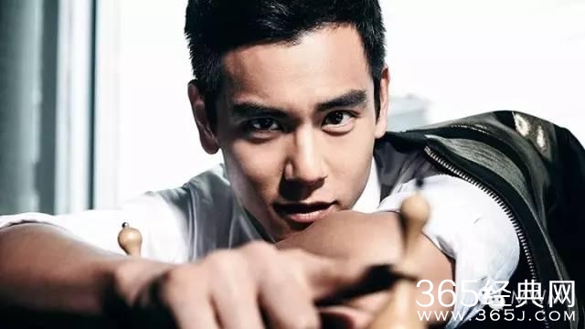 彭于晏明明可以做一个面瘫的美男子......