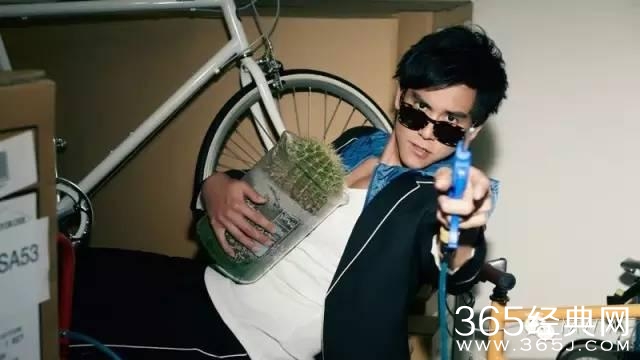 彭于晏明明可以做一个面瘫的美男子......