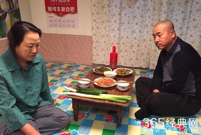 《乡村爱情9》再曝片场照 刘能眉头紧锁马忠香秀感情疑出问题