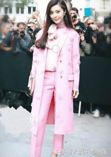 范冰冰活动现场裤子破了！冰冰的应对方式真是机智