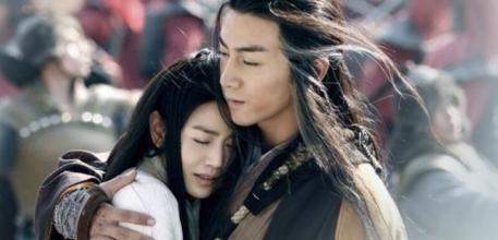 陈妍希挺大肚游泳！疑自爆怀四胞胎？