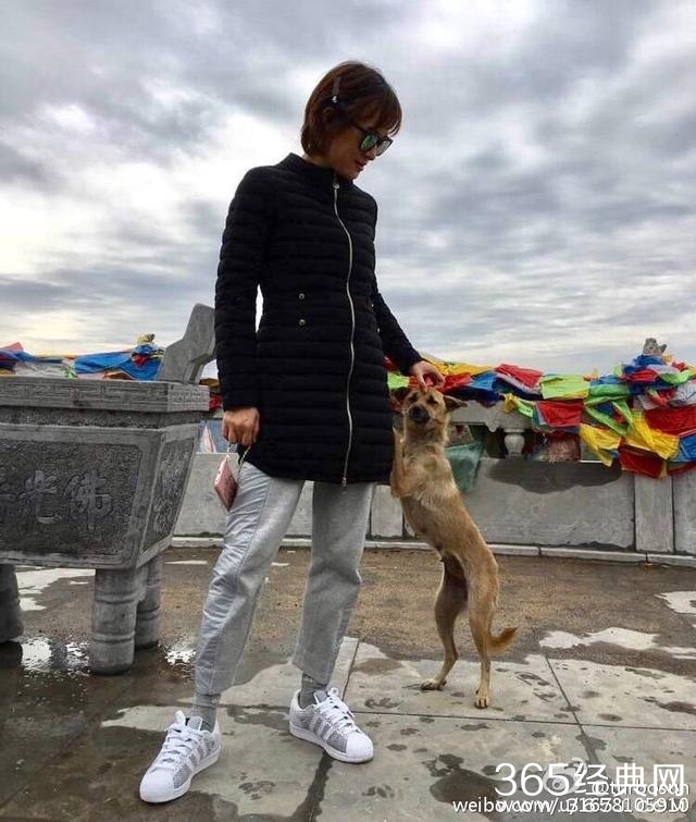 孙俪暴瘦，细腿惹人疼，发文怀疑自己长个了，去年的裤子短了