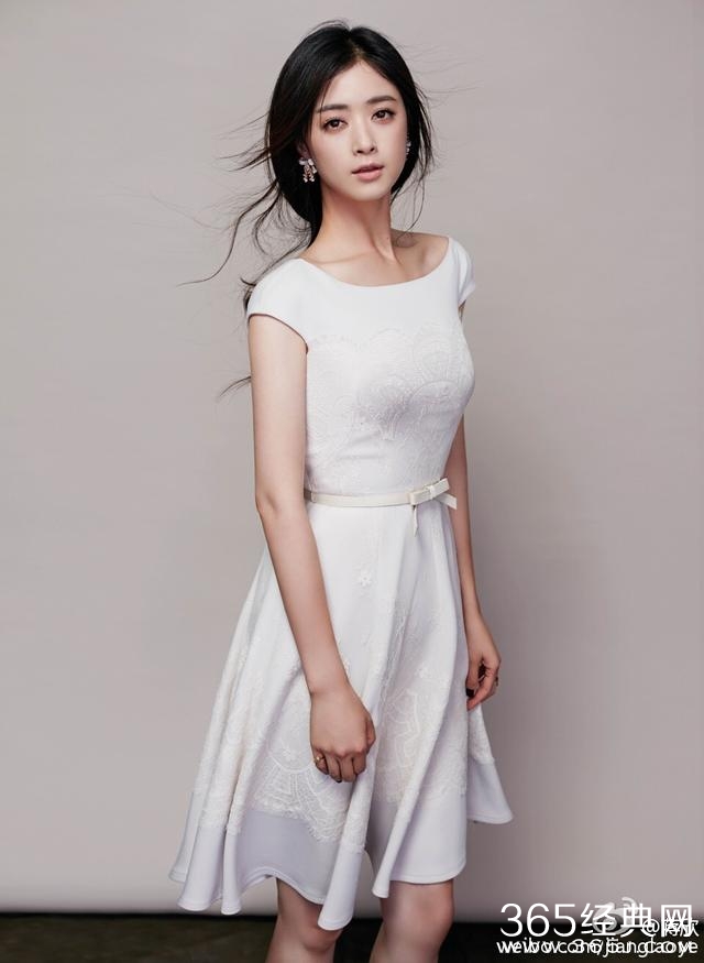 蒋欣微胖界真女神，配图自黑画风奇葩