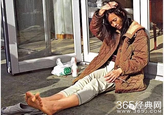 蓝洁瑛靓绝五台山到发福变大妈，过山车般的人生令人唏嘘