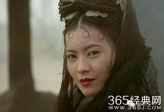 蓝洁瑛靓绝五台山到发福变大妈，过山车般的人生令人唏嘘