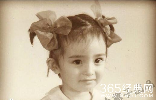 说杨幂小时候以整容后的眼睛好看表示赞同，整容前这眼睛能看吗？