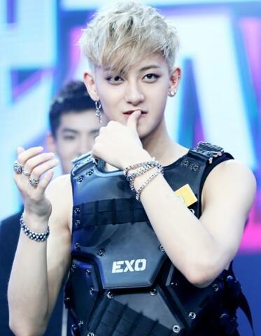 网曝黄子韬与SM合约纠纷调解失败