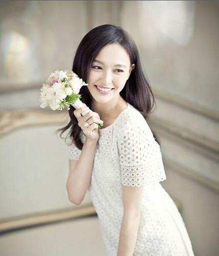 金鹰女神花落唐嫣，网友：湖南台是拿郑爽娜扎当“枪”使啊