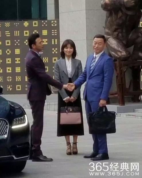 《欢乐颂2》最新剧照！赵医生终于帅回来了，可是安迪怎么土了？