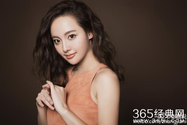 张嘉倪在美国顺利生产，晒宝宝小手照，网友大呼太突然