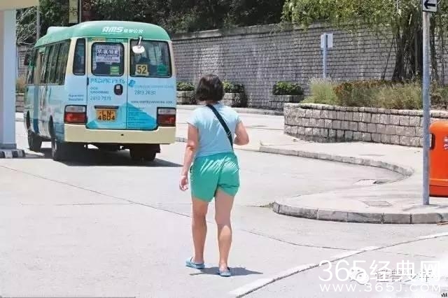 蓝洁瑛靓绝五台山到发福变大妈，过山车般的人生令人唏嘘