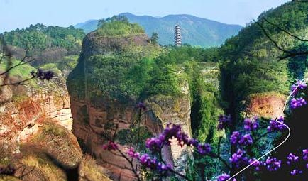 方岩游玩偶遇赵丽颖拍戏，这颜值没整容吗？