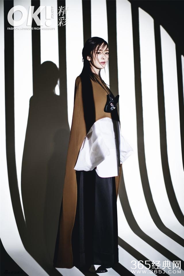 杨幂最新美照曝光，被骂：刘海太丑了，像80年代！