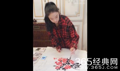 张馨予直播画国画，李晨看完要后悔了！