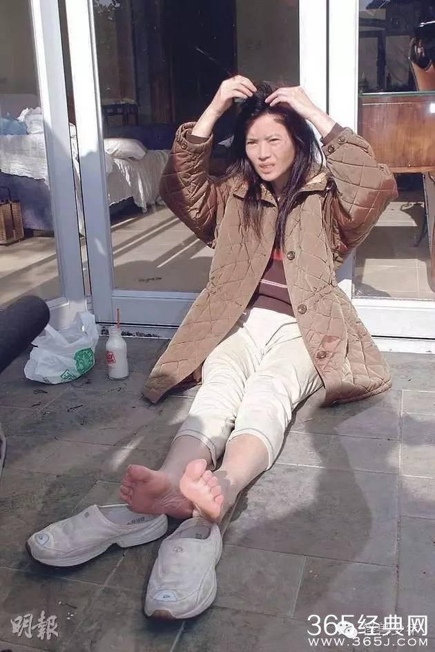 蓝洁瑛靓绝五台山到发福变大妈，过山车般的人生令人唏嘘