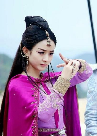 赵丽颖凭借什么 一炮走红  是因为霍建华么，请看这几张照片