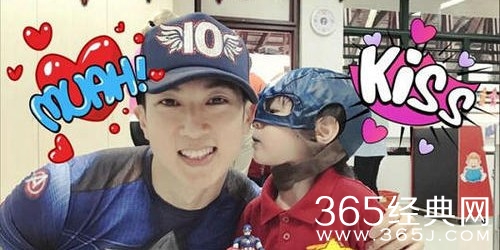 吴尊二胎儿子3岁生日 俏皮可爱颜值高