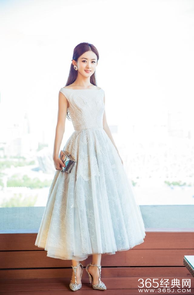 为何赵丽颖生活里只钟情于它俩？