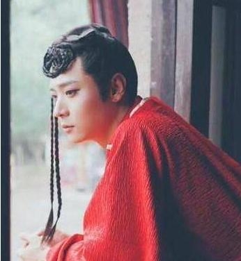 霍建华穿女装嘟嘴卖萌，胡歌妖娆到连女人都害怕!