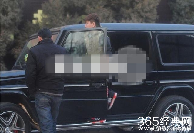 贾乃亮法拉利价值1800多万，虽是二手车却是绝版