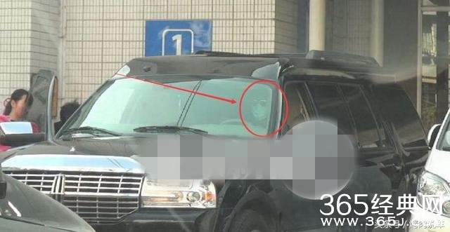 贾乃亮法拉利价值1800多万，虽是二手车却是绝版