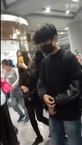 王俊凯助理朋友圈爆光，WULI小凯竟长期被欺压